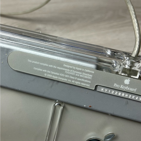 First Apple Pro Mechanical Keyboard - Picture 5 of 6